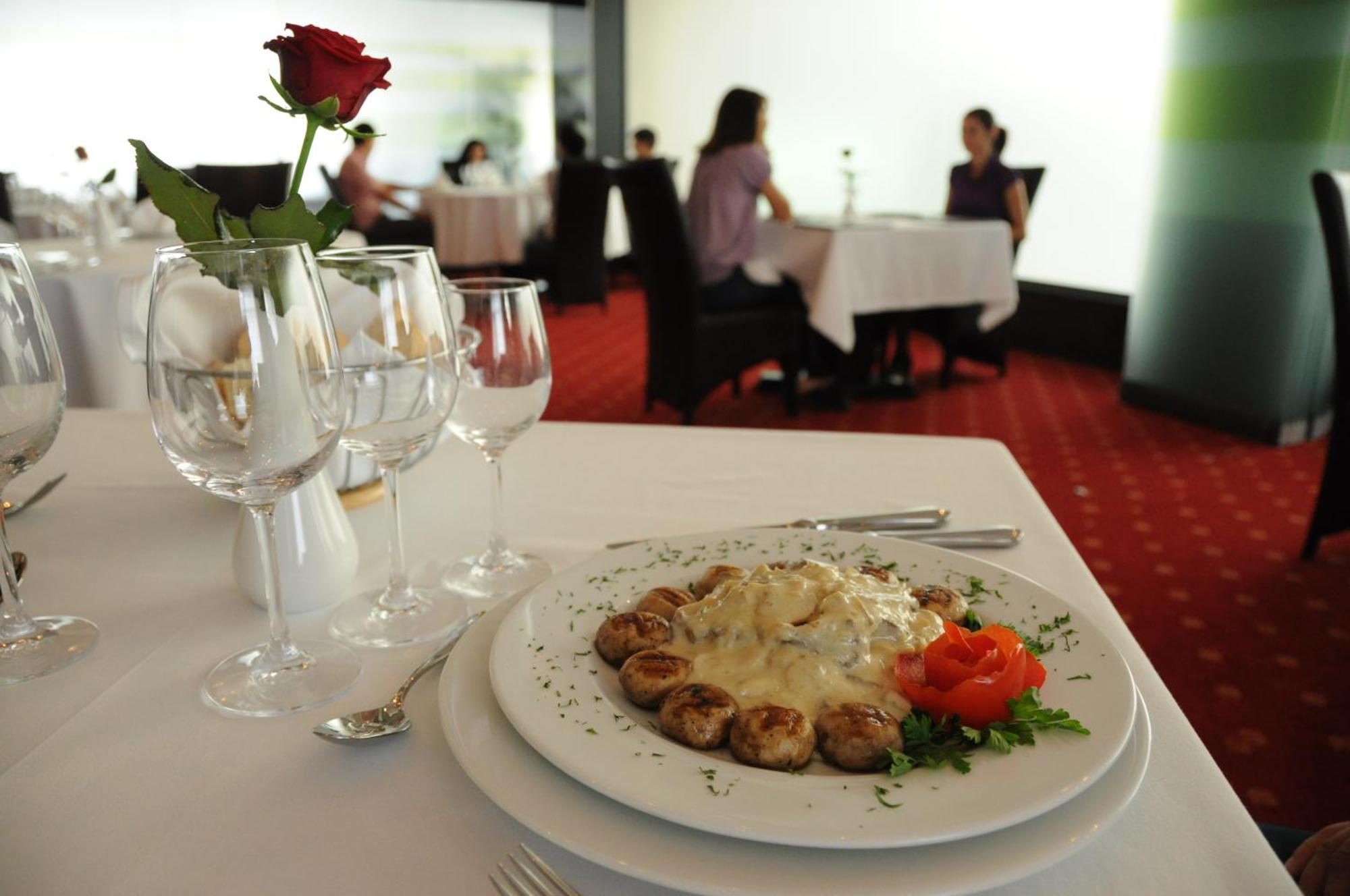Hotel Emd Bacau Ngoại thất bức ảnh