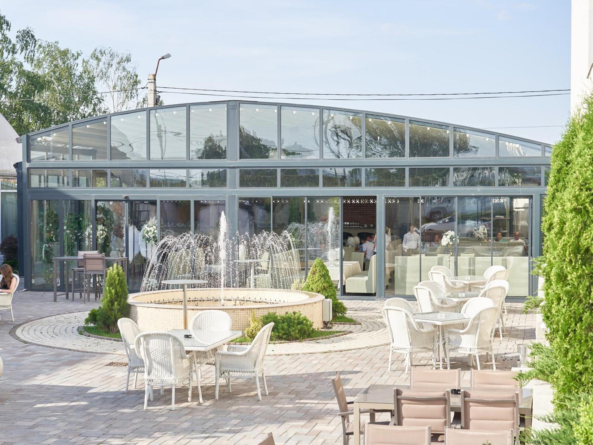 Hotel Emd Bacau Ngoại thất bức ảnh