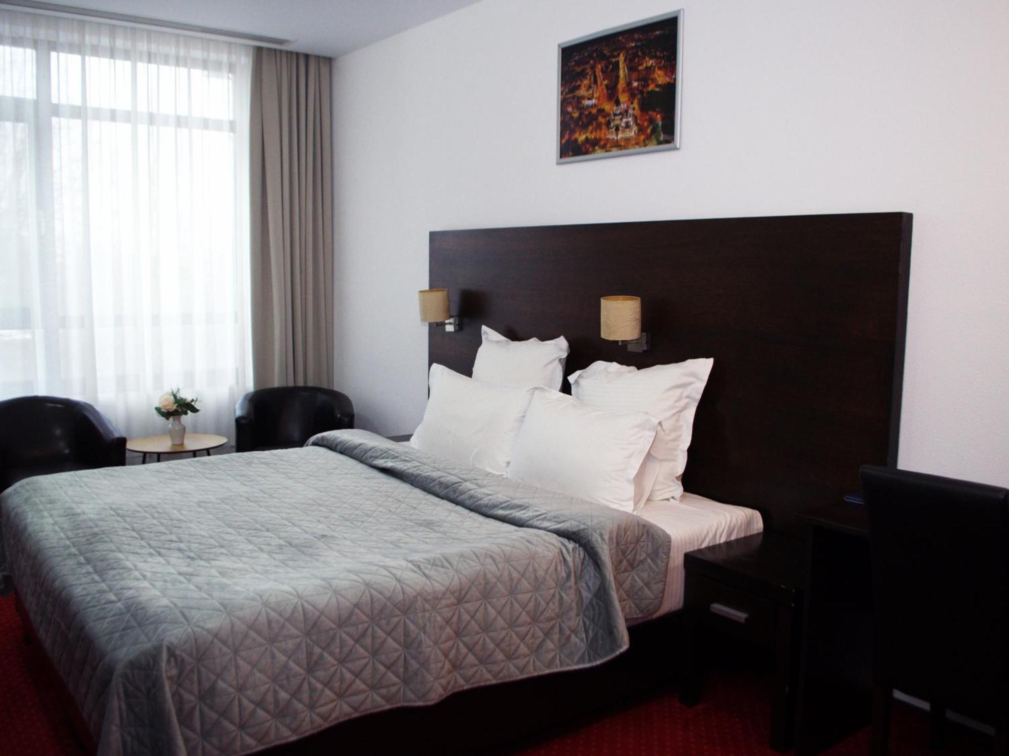 Hotel Emd Bacau Ngoại thất bức ảnh