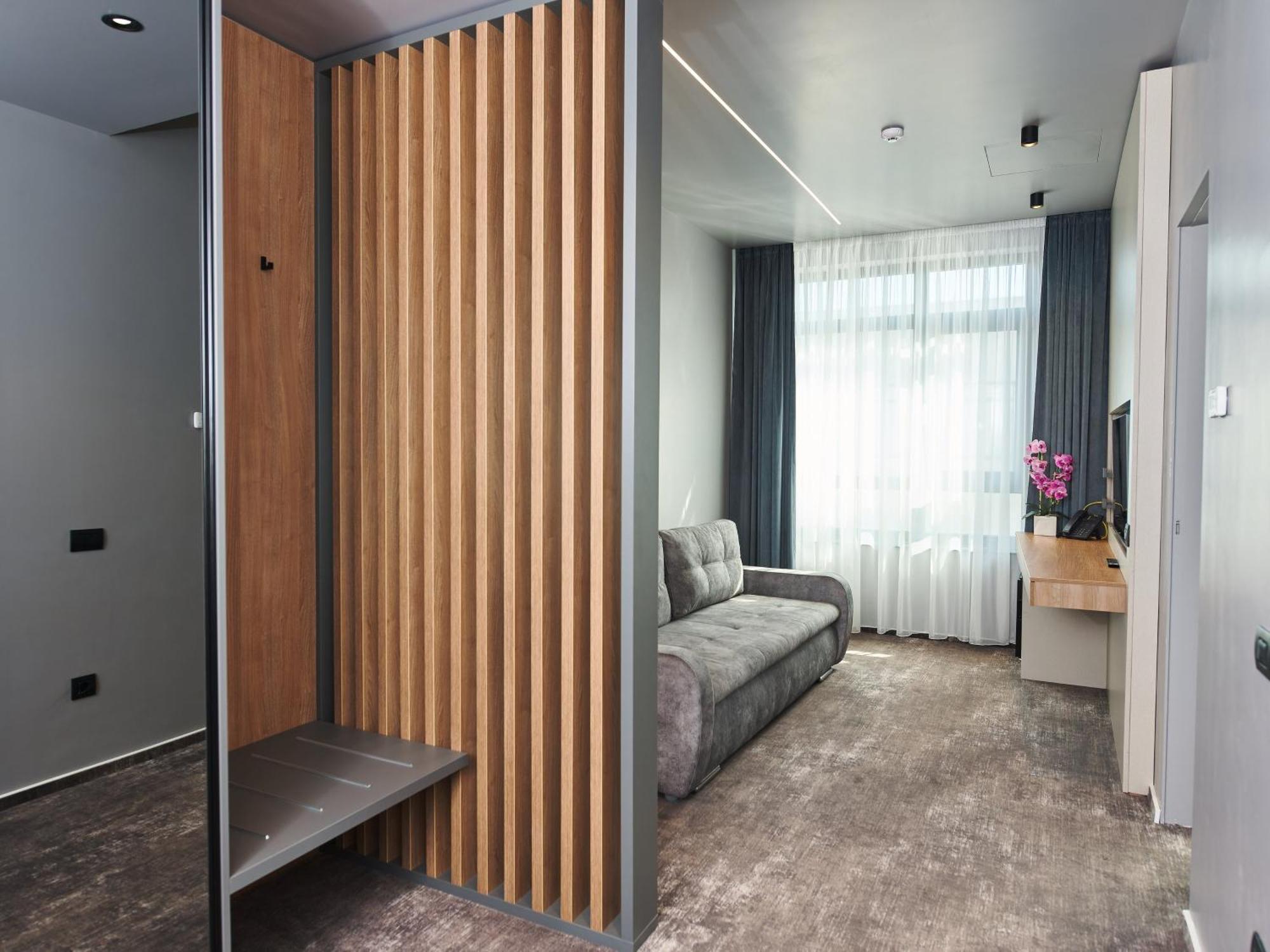 Hotel Emd Bacau Ngoại thất bức ảnh