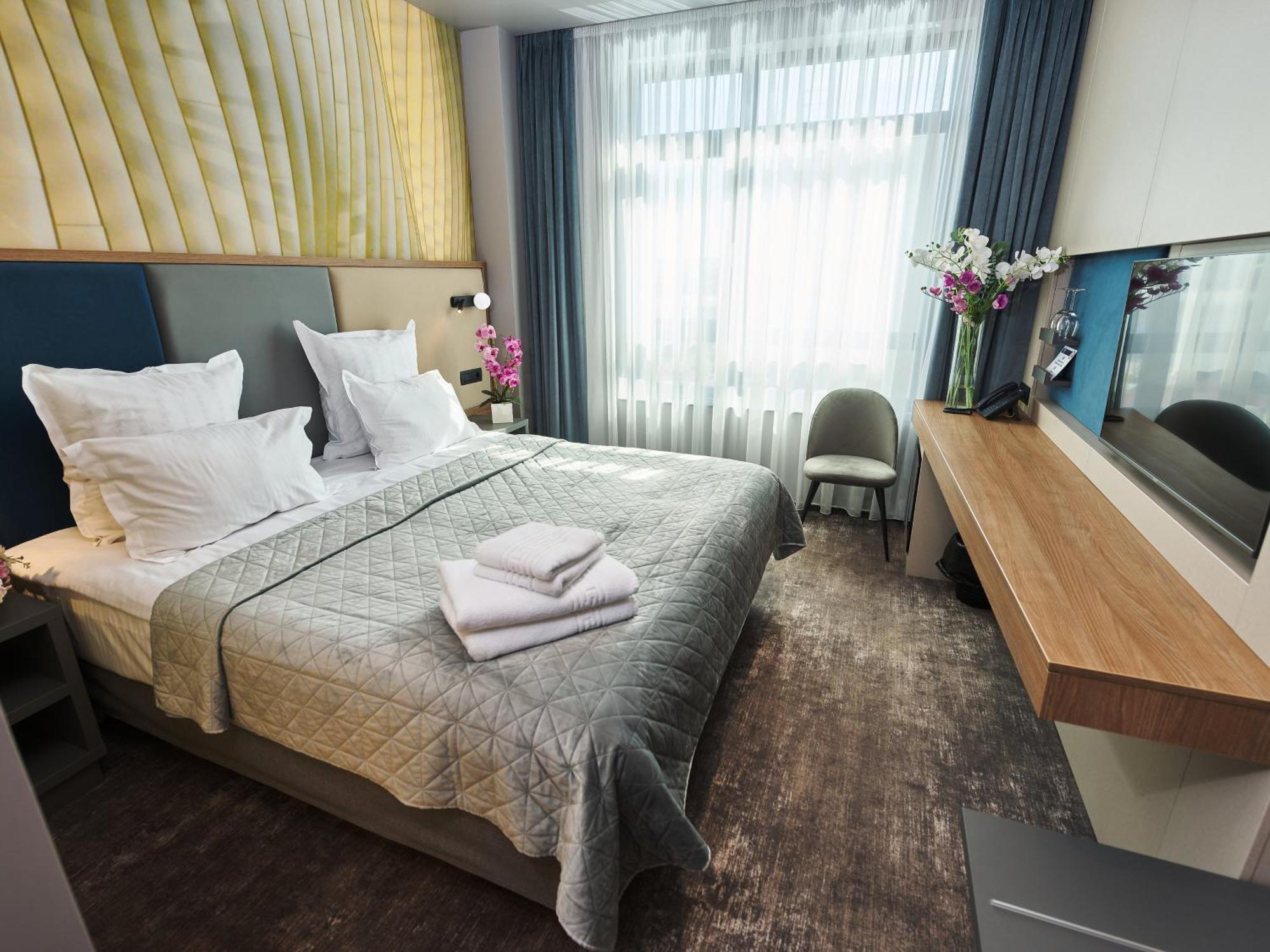 Hotel Emd Bacau Ngoại thất bức ảnh