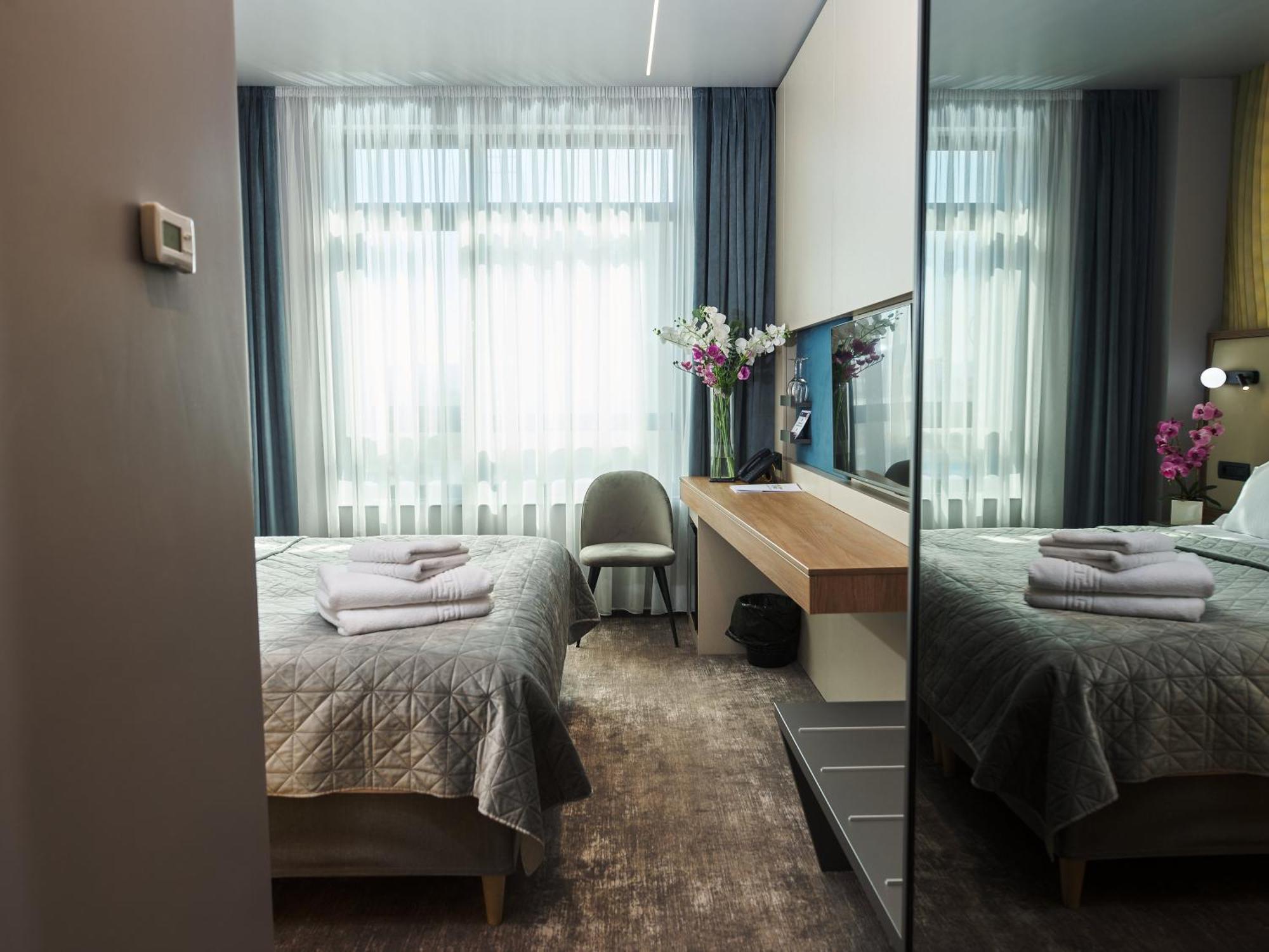 Hotel Emd Bacau Ngoại thất bức ảnh