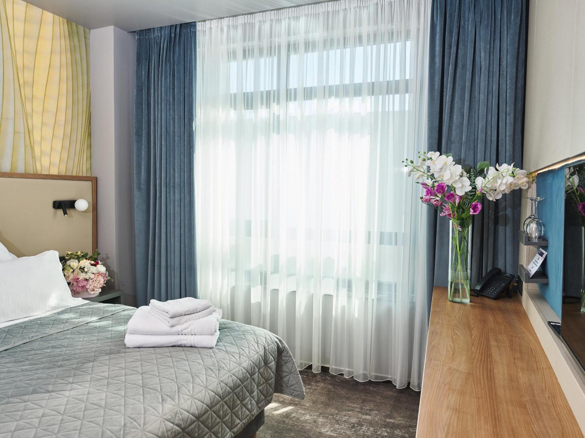 Hotel Emd Bacau Ngoại thất bức ảnh
