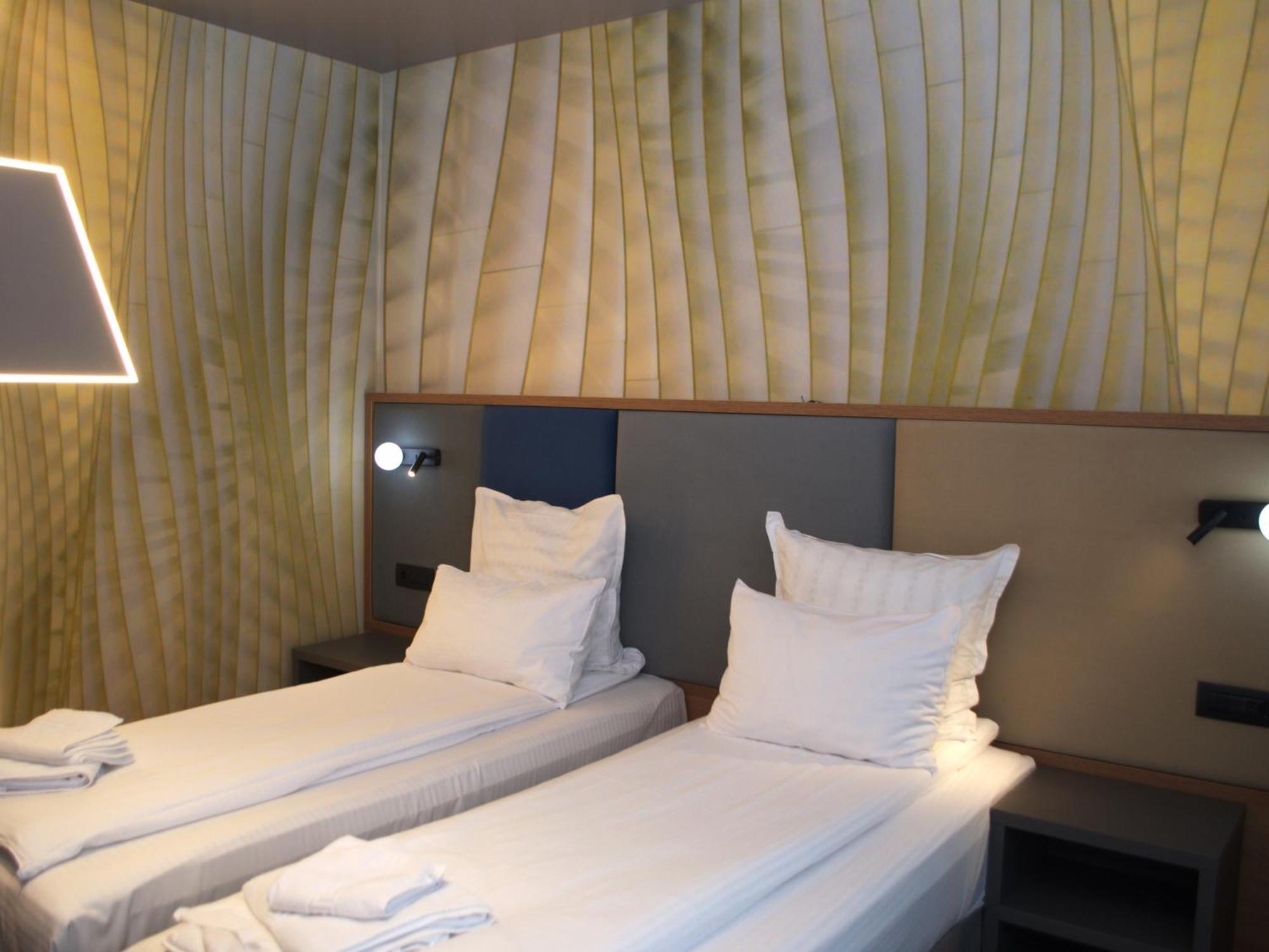 Hotel Emd Bacau Ngoại thất bức ảnh