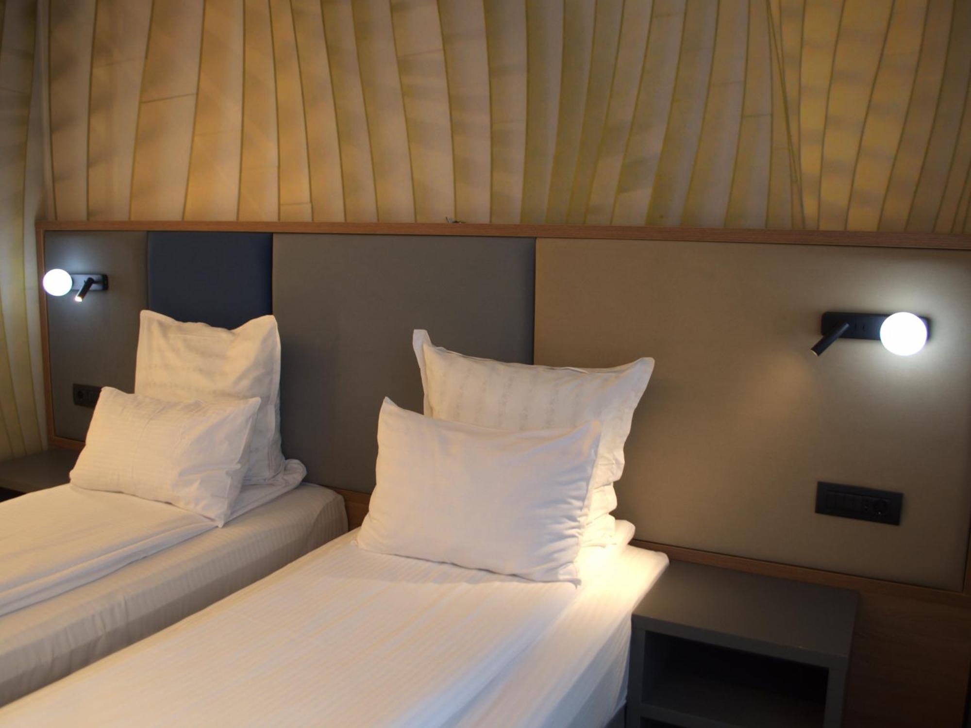 Hotel Emd Bacau Ngoại thất bức ảnh